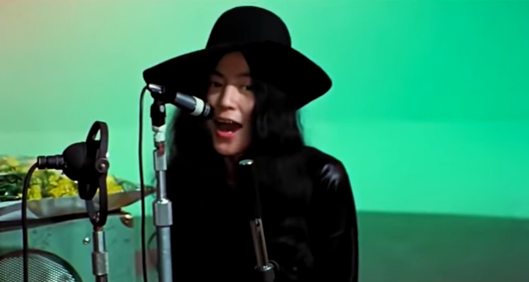 Yoko sings
